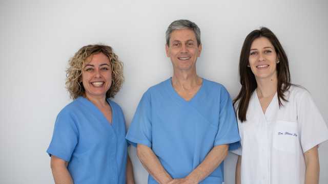 Recepcionista en clínica dental